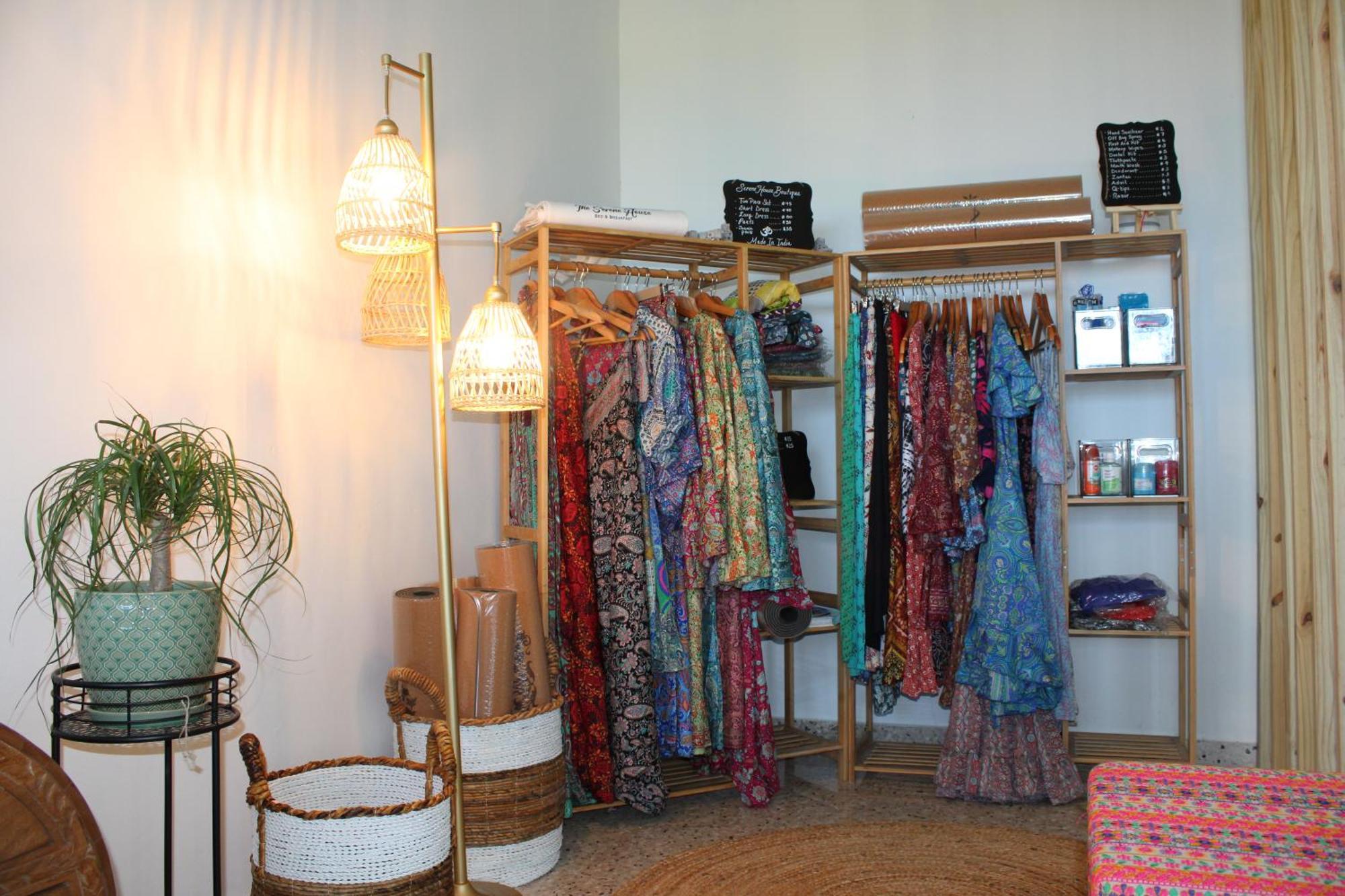 لوكويللو The Serene House Bed & Breakfast المظهر الخارجي الصورة