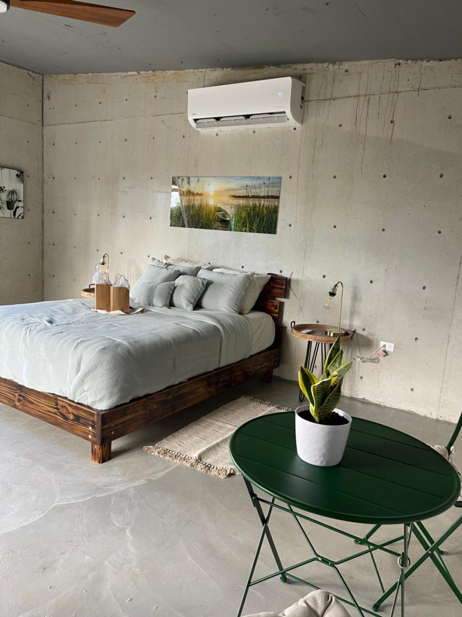 لوكويللو The Serene House Bed & Breakfast المظهر الخارجي الصورة